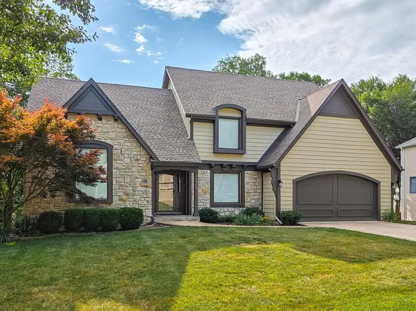 12713 El Monte St, Leawood, KS 66209