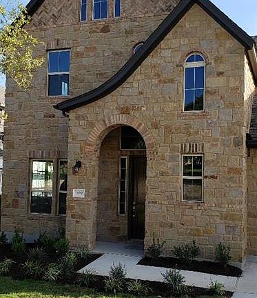 4th image of 909 Valley View Dr