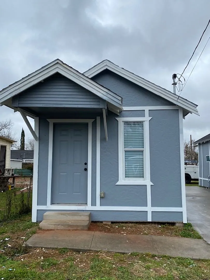 1 Bedroom — Photo 1