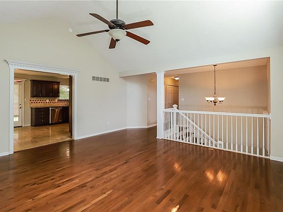 4th image of 3625 NW Anchor Ct