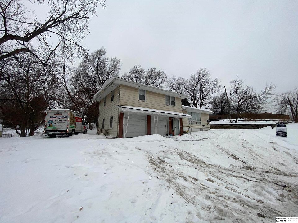 1st image of 946 S Washington St