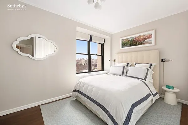 Sold by Sotheby's International Realty | media 3