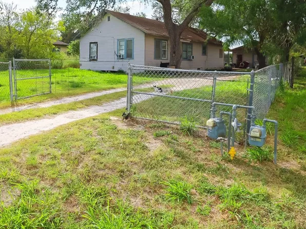 816 W FM 623, Pettus 78146