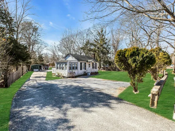 47 King Street, Hampton Bays, NY 11946