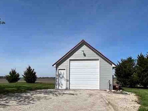 Garage: 19’ x 30’