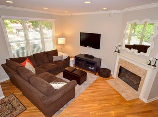 3602 N Leavitt St, Chicago, IL 60618