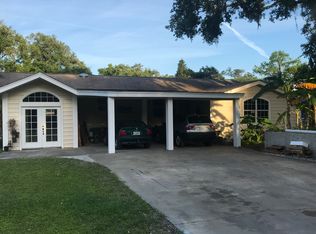 2045 Shadow Dr, Geneva, FL 32732