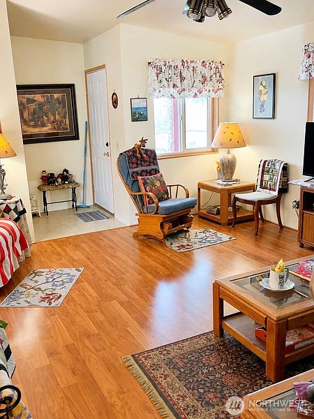4th image of 836 Harmon Way S #2