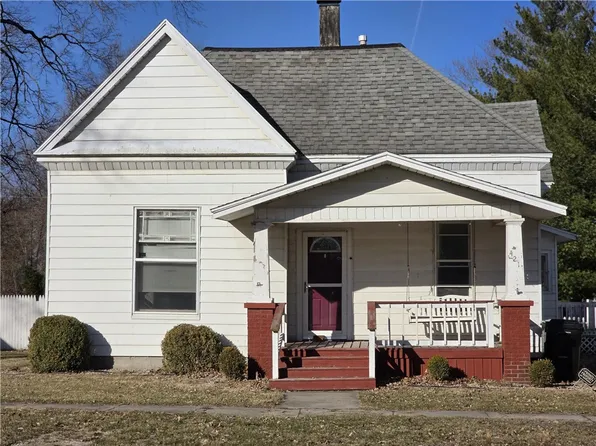 421 S Broadway St, Lovington, IL 61937