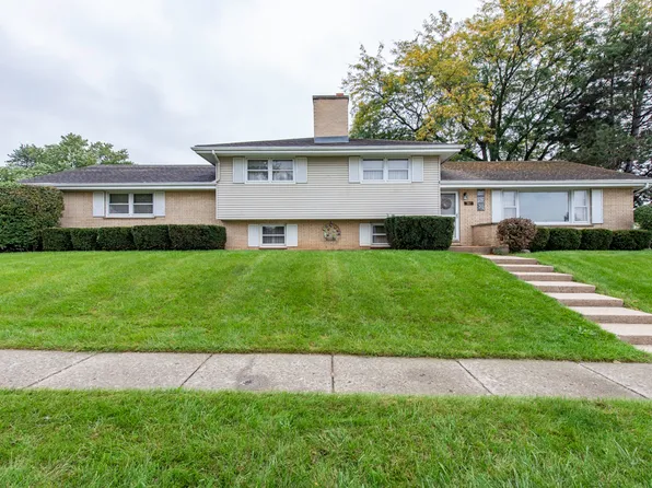 719 Hillside Ave, Antioch, IL 60002