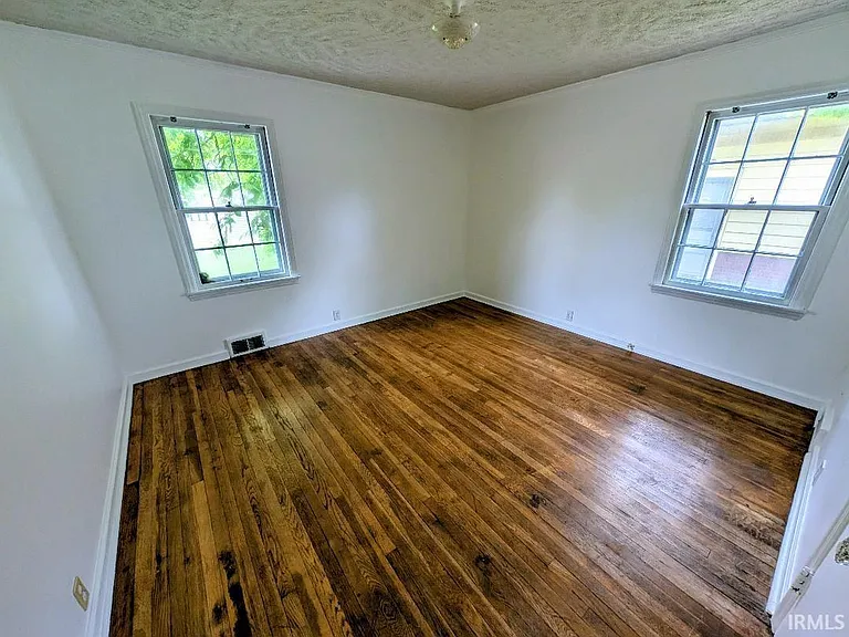636 W University Ave — Photo 12