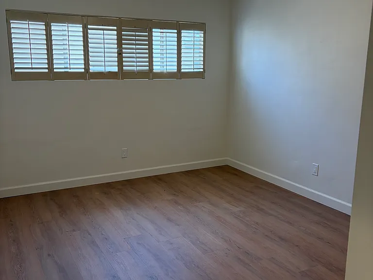 2374 Woods Ave — Photo 16