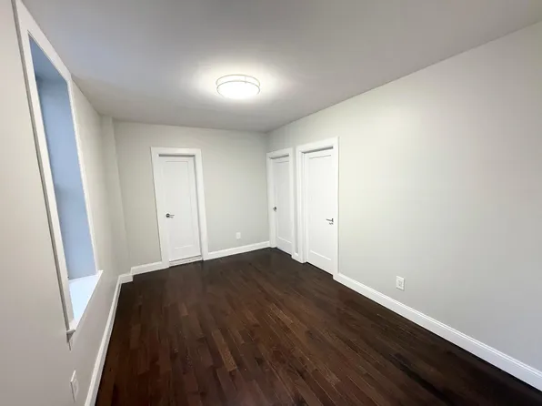 2075 East 16th Street image 2 of 7