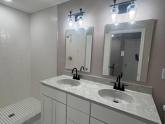 3rd image of 1711 N Caroline St APT 1