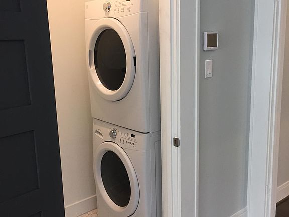 Washer / Dryer Included