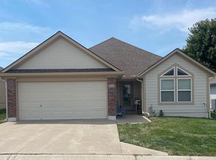 514 Neptune Dr, Raymore, MO 64083