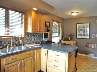 186 Crescent Dr, Orchard Park, NY 14127