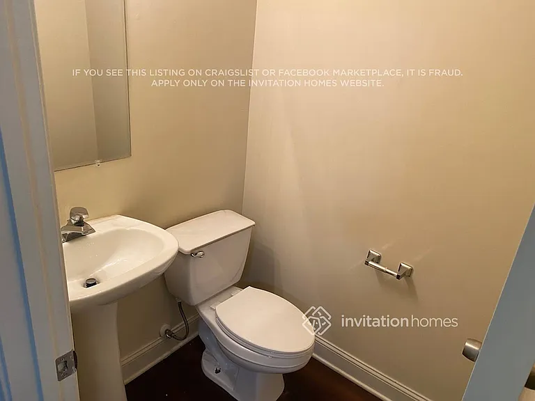 2420 Laura Dr — Photo 10