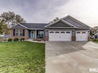 1704 Bilbridge Ln, Chatham, IL 62629