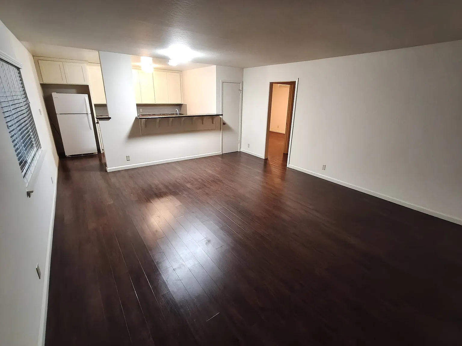 2 bed, 800 sqft, $2,500 — Photo 3