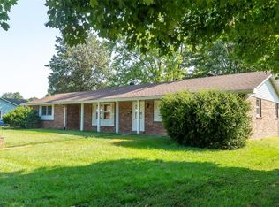 108 Country Club Dr, Scott City, MO 63780