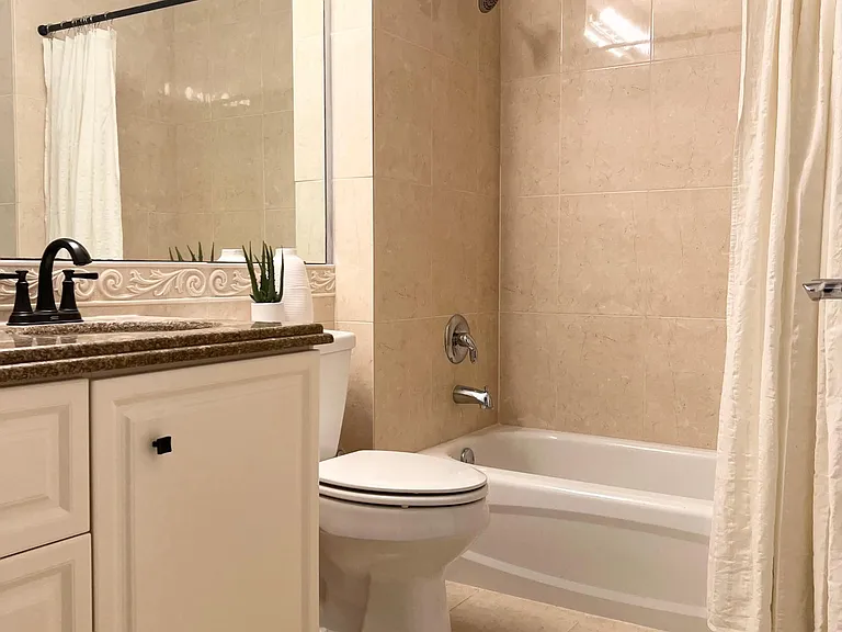 Harbour Isle Dr — Photo 11