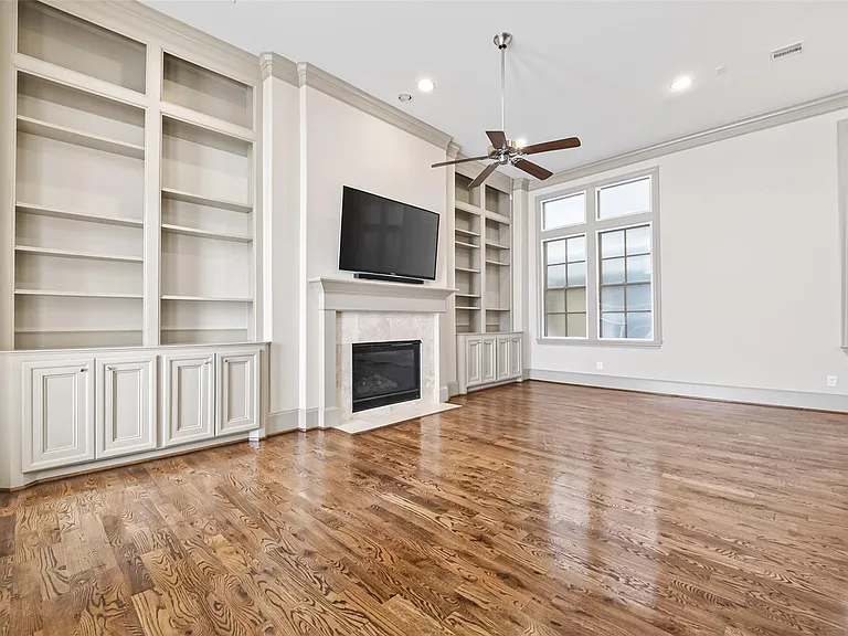 308 W Bell St — Photo 29