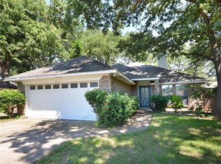 6217 Paradise Dr, Arlington, TX 76001
