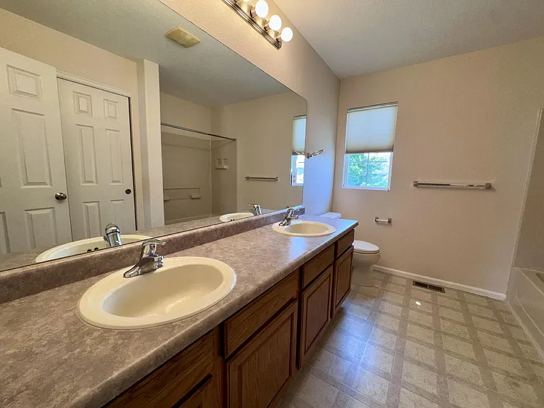 7031 S Oak Hill Cir — Photo 25