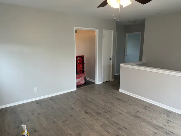 9445 Ballentine St, Overland Park, KS 66214