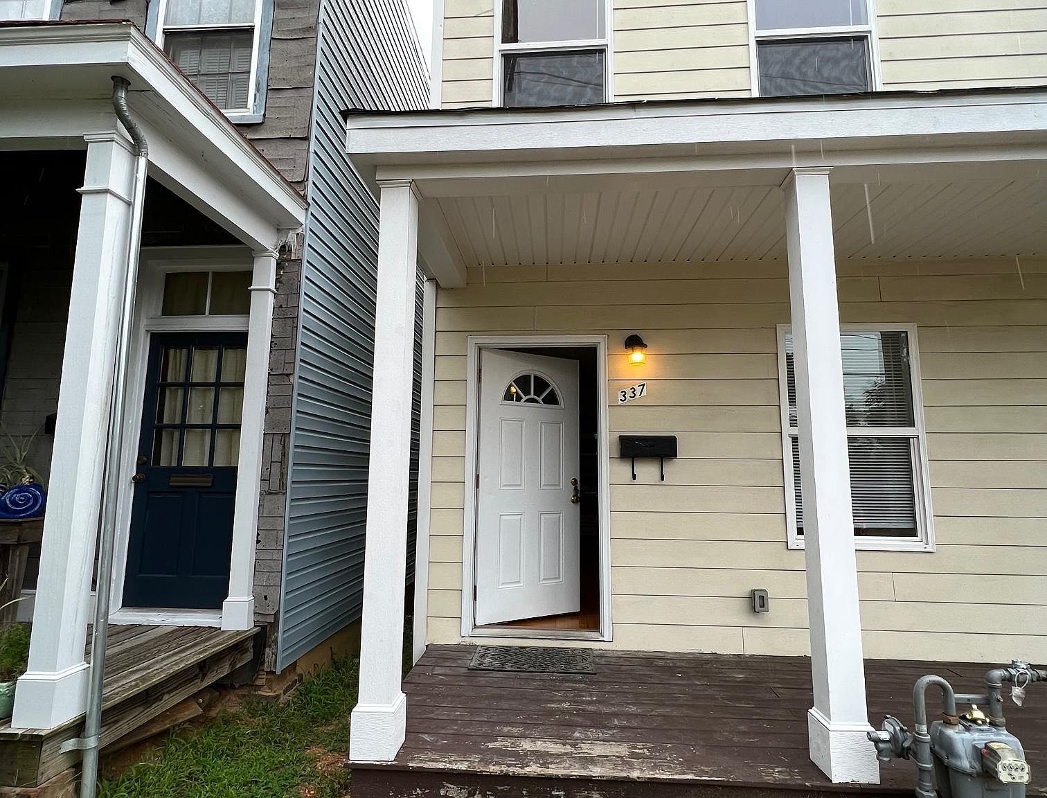 Cherry Hotel and the color line. | Black Wide-Awake, image size:1512x1152