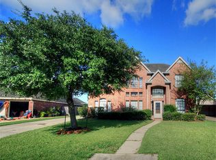 318 Magnolia Grove Ln, Houston, TX 77049