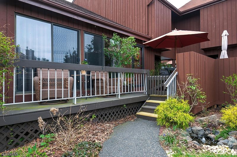 1st image of 27 Bloomingdale Dr, 2D