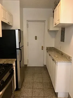 Rented by BRICK & GALO REALTY CORP | media 17