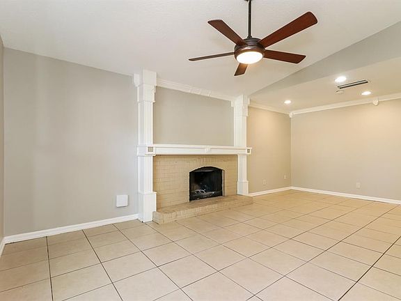 3rd image of 409 Shelmar Dr