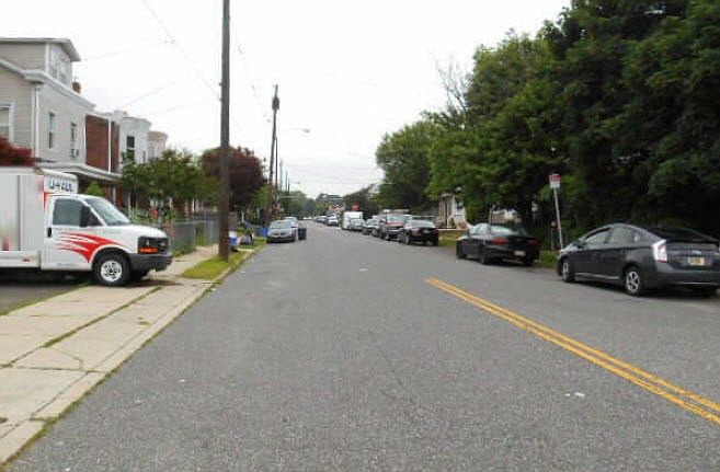 2nd image of 4326 E Howell St