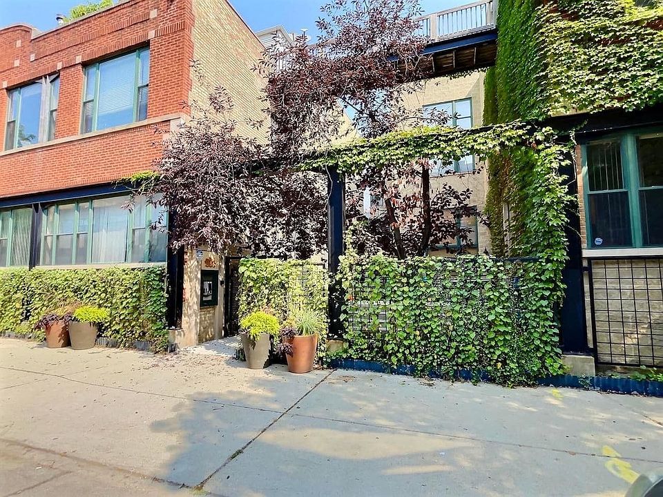 1st image of 2943 N Lincoln Ave APT 113