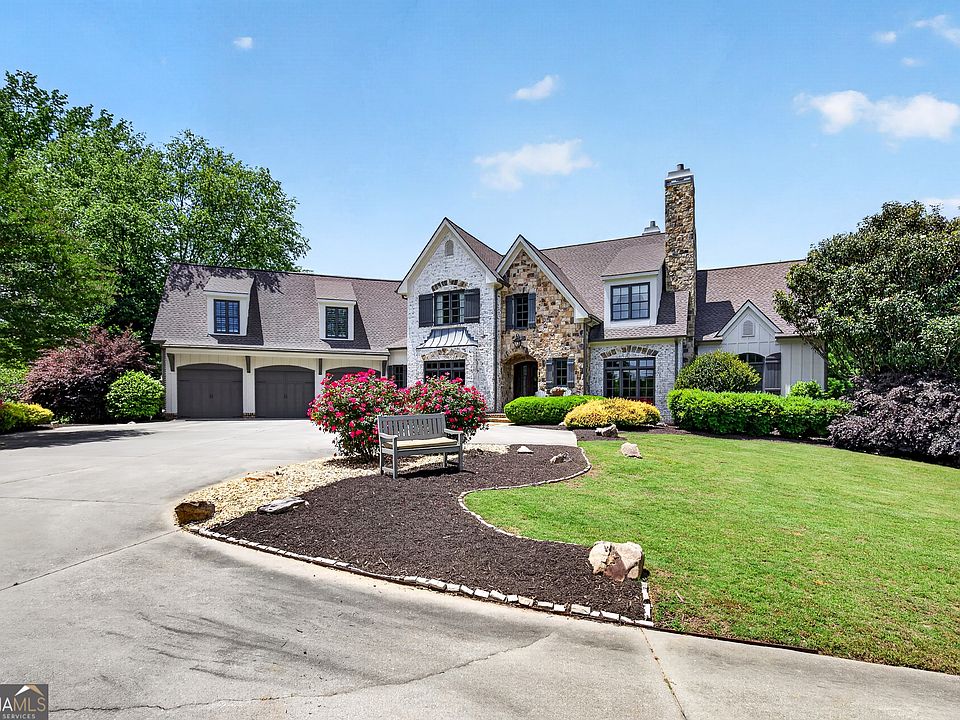 1st image of 220 Woodbridge Pl
