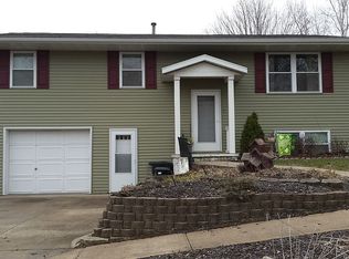 203 Grove St NW, Shellsburg, IA 52332