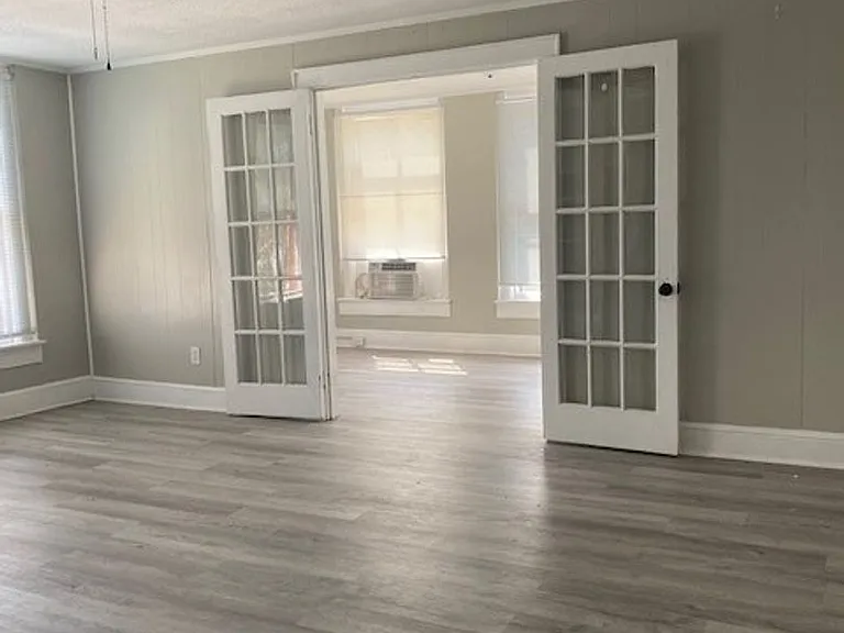 825 Kentucky Ave — Photo 1
