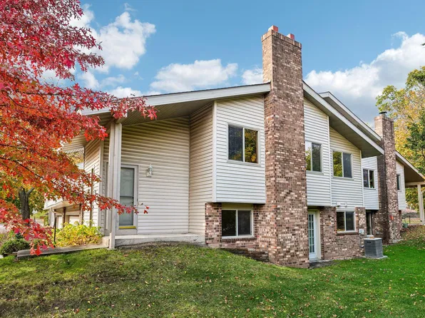 9795 Dorset Ln, Eden Prairie, MN 55347