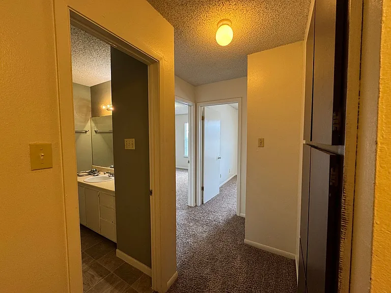 4504 Chase Cir — Photo 8