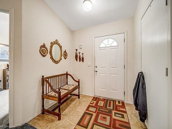 4th image of 1814 N Meadows Pl