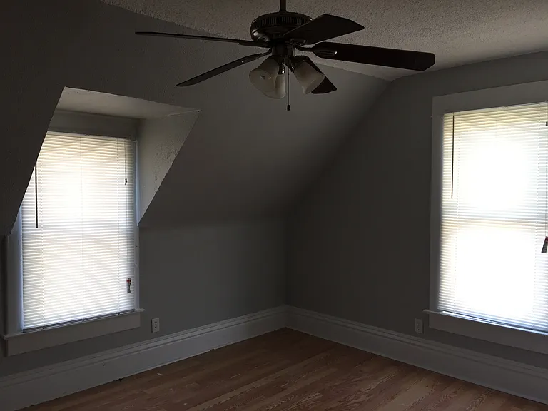 611 W Madison St #4 — Photo 2
