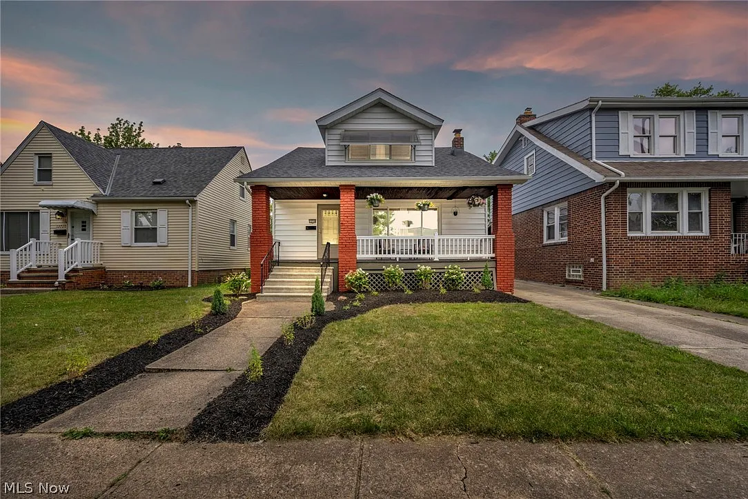 13716 West Ave photo 1