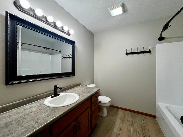 1034 Hemingford Ct — Photo 22