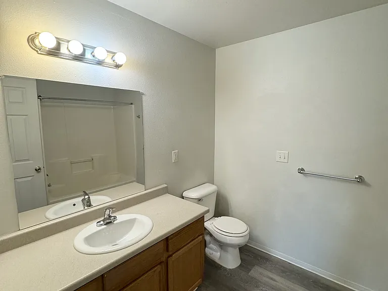 501 Briarwood Dr — Photo 11