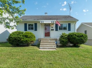 352 Theodore St, Crest Hill, IL 60403