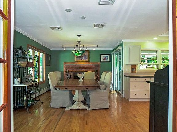 3rd image of 44 Dixie Ln