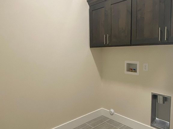4th image of 302 Gladstone St
